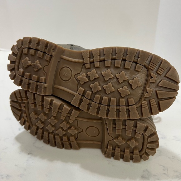 Kenneth Cole Urban Brown and Orange Boots - Picture 13 of 14